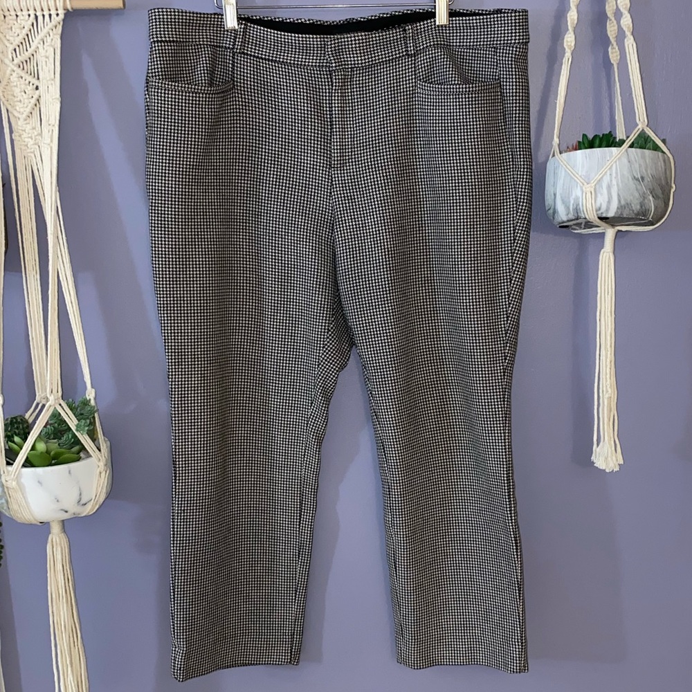 COMFY, STRETCHY work pants 
Ankle gingham dress pants